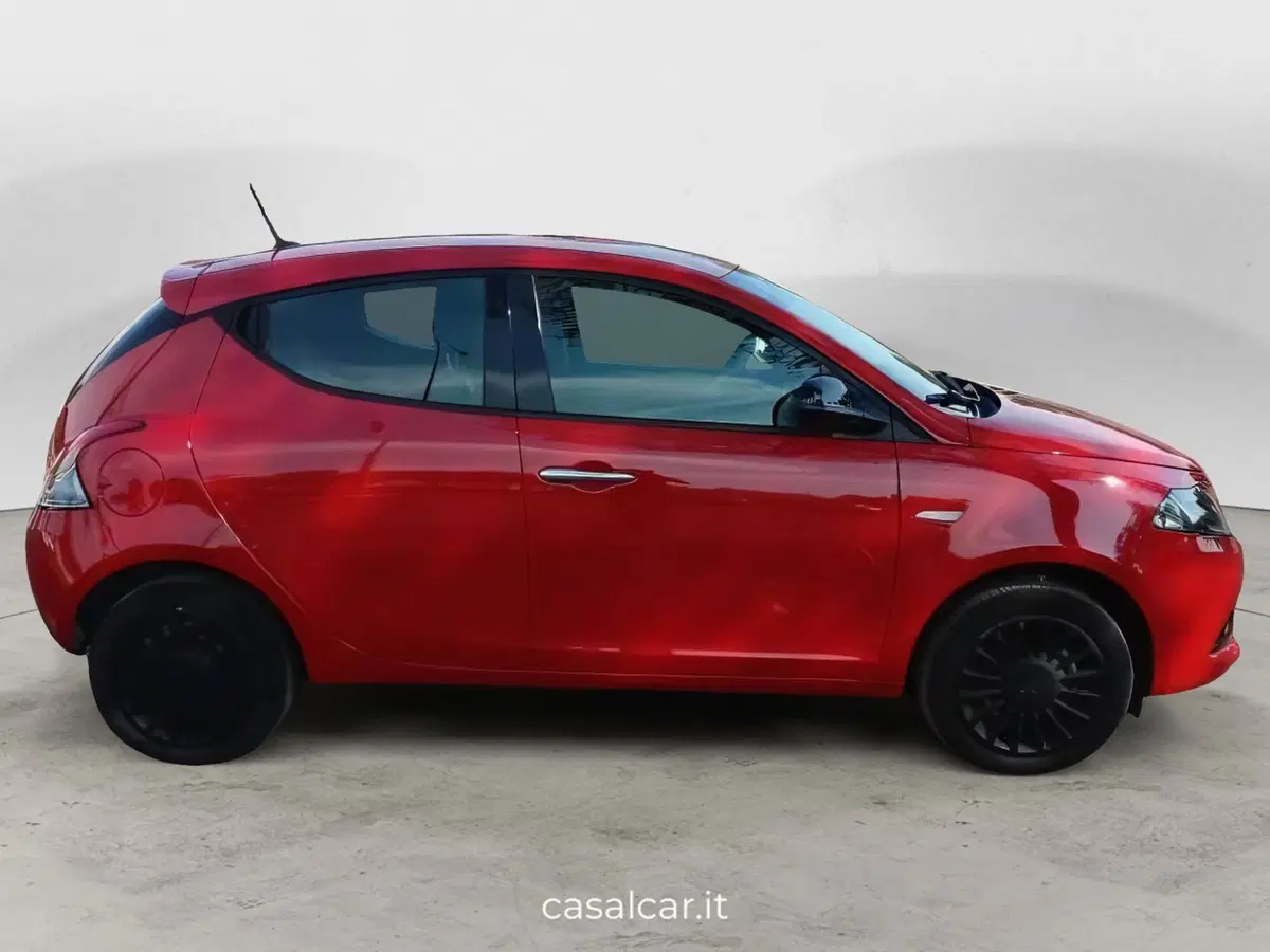 Lancia Ypsilon usata a Salerno (4)