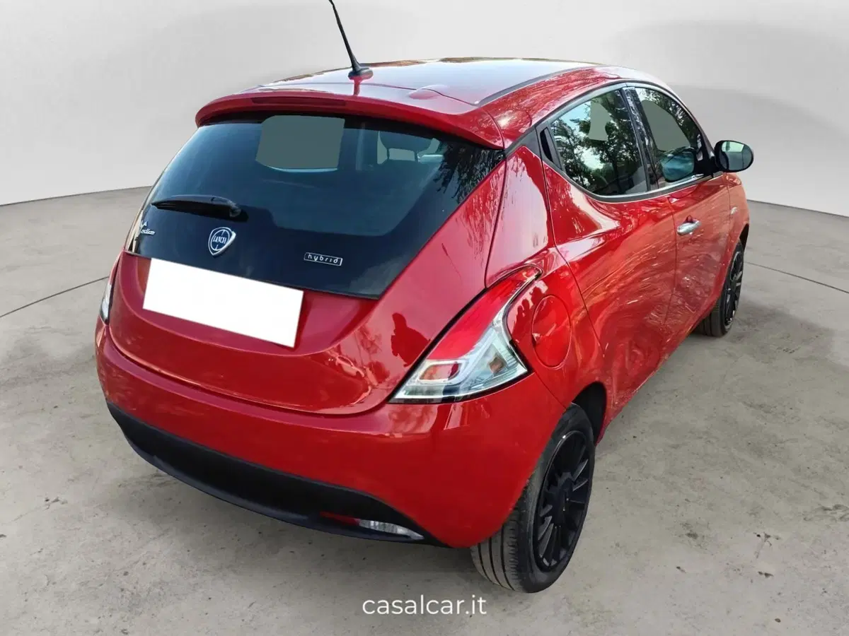Lancia Ypsilon usata a Salerno (5)