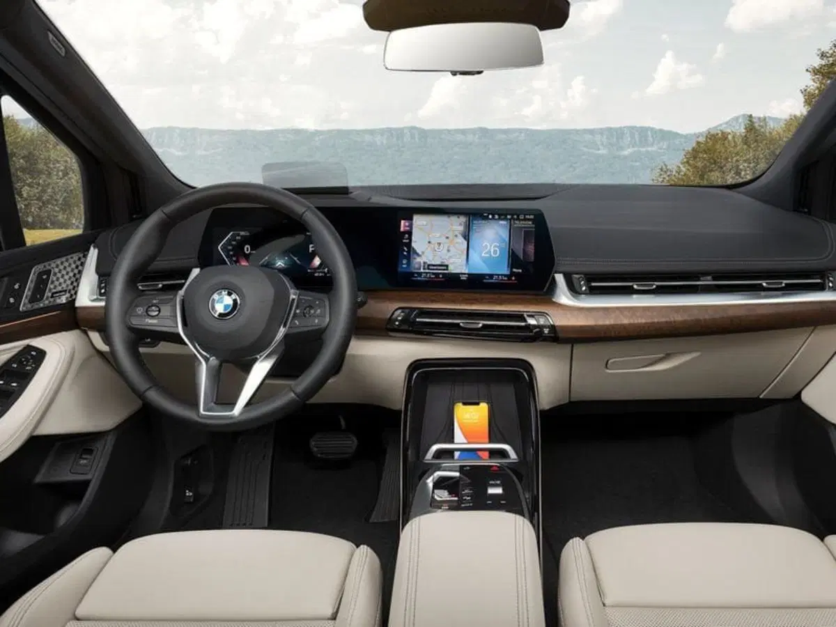 BMW Serie 2 Active Tourer nuova a Torino (4)
