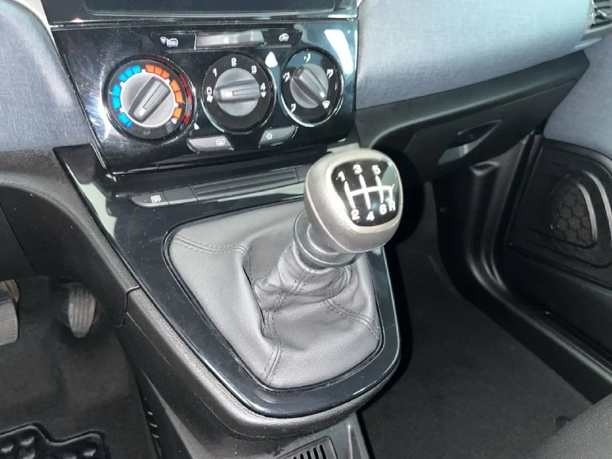 Lancia Ypsilon usata a Torino (13)