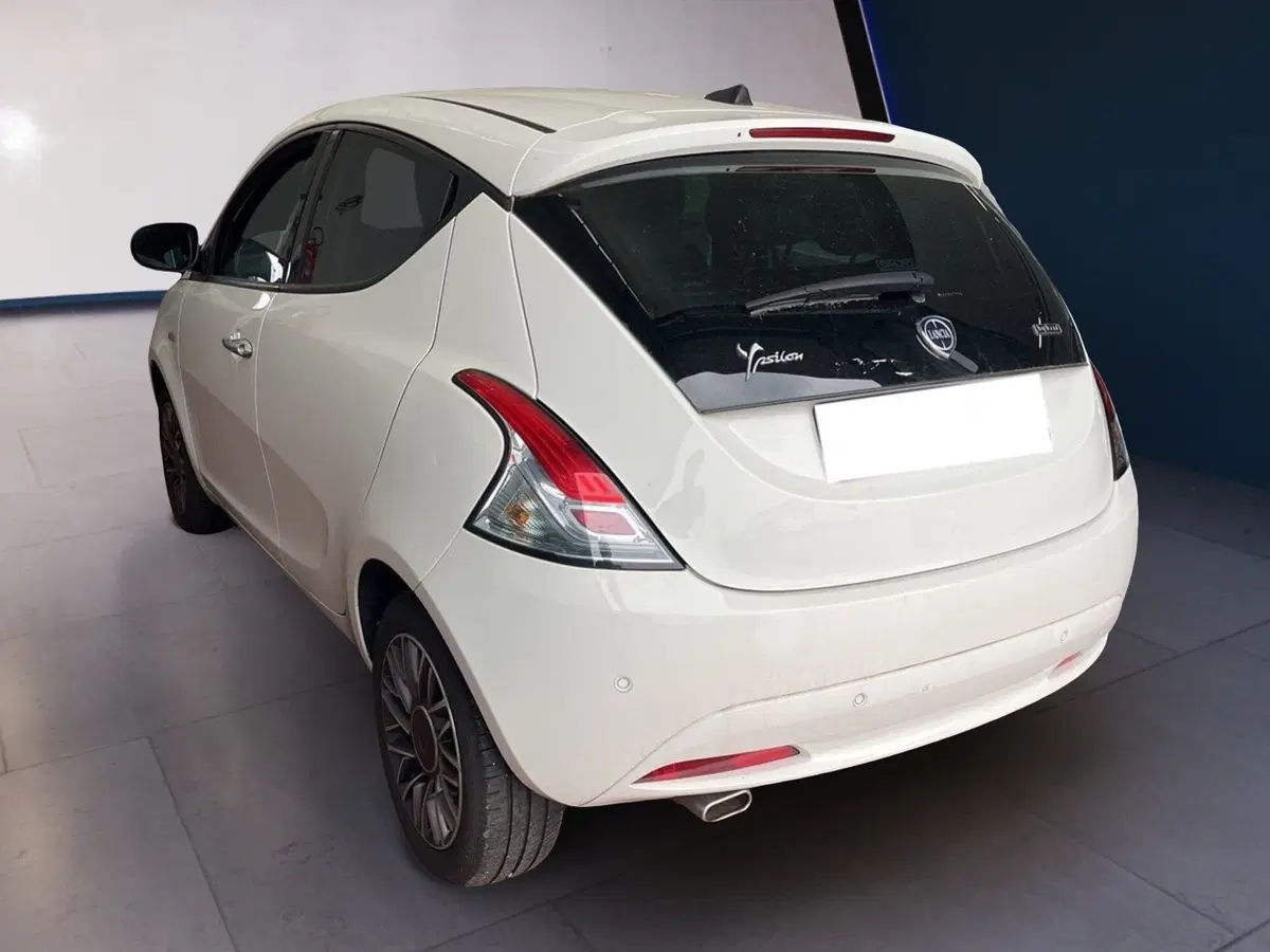 Lancia Ypsilon usata a Torino (4)