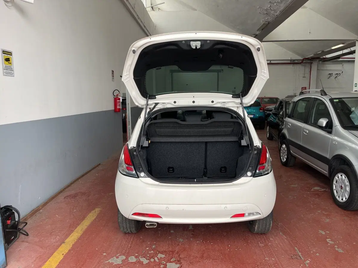 Lancia Ypsilon usata a Torino (8)