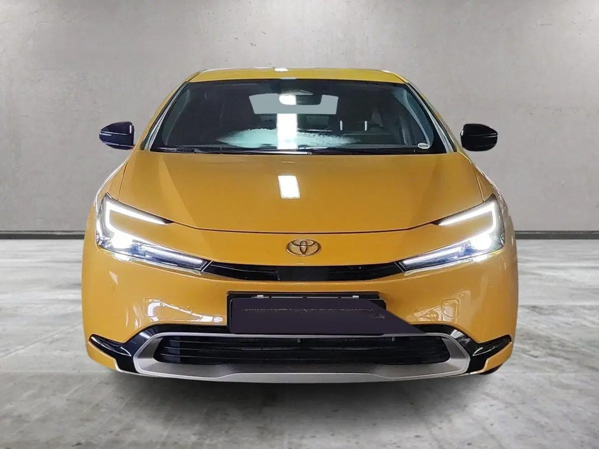 Toyota Prius nuova a Milano (13)