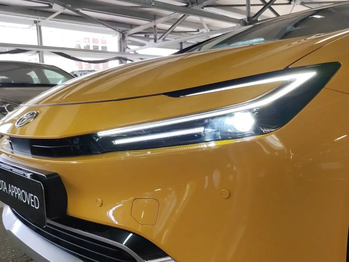 Toyota Prius nuova a Milano (14)