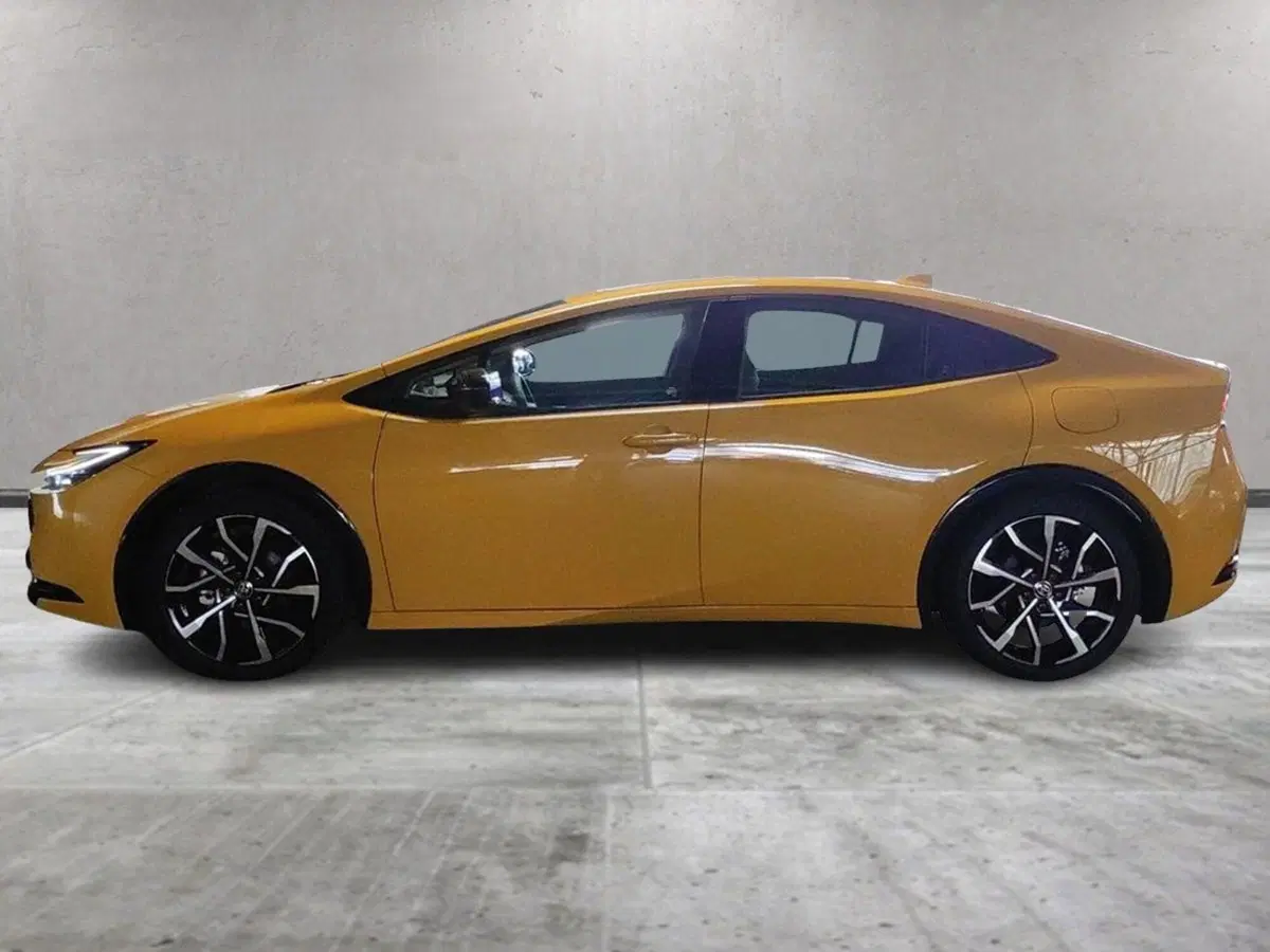 Toyota Prius nuova a Milano (4)