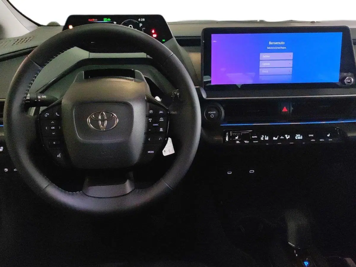 Toyota Prius nuova a Milano (8)