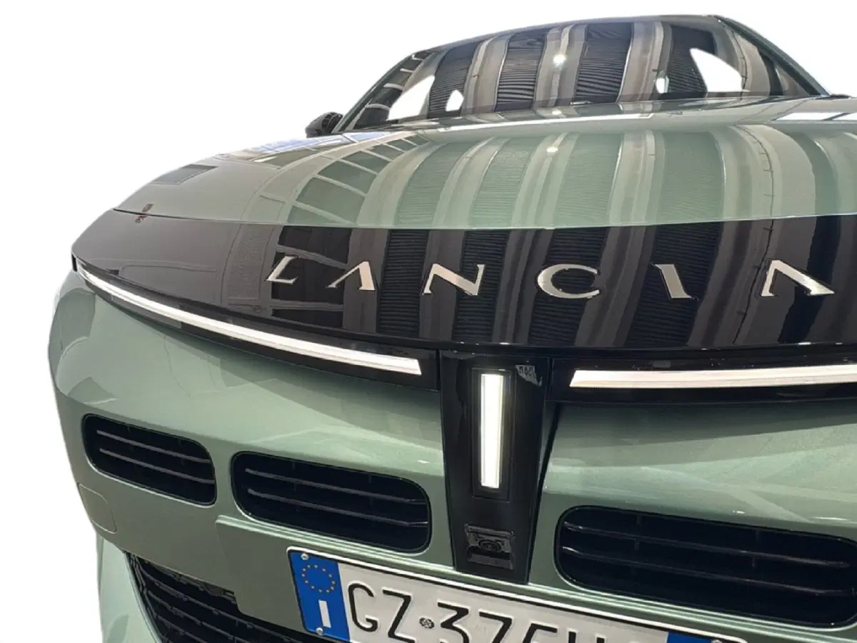 Lancia Ypsilon usata a Agrigento (16)