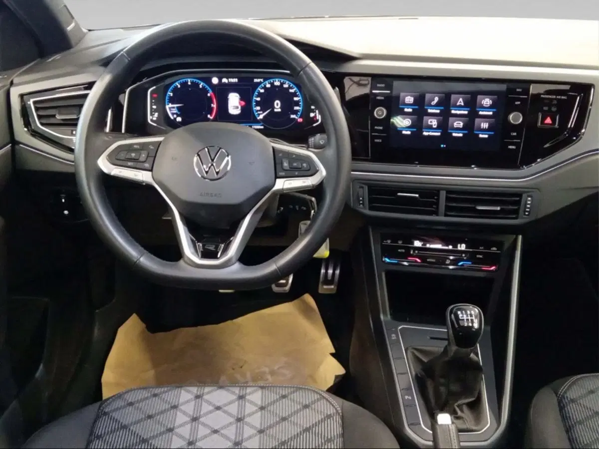 Volkswagen Taigo usata a Livorno (11)