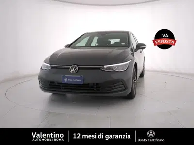 Volkswagen Golf 1.0 eTSI EVO DSG Life del 2023 usata a Roma