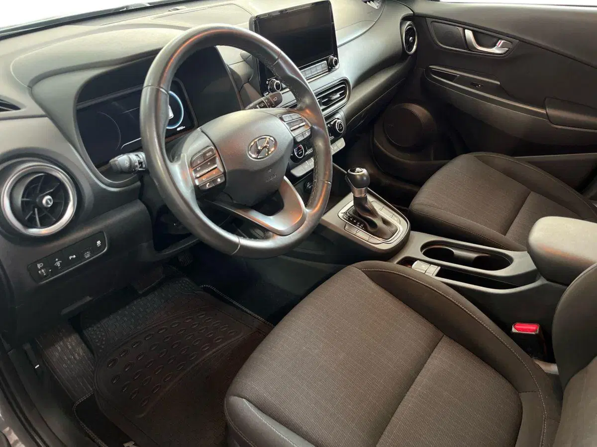 Hyundai Kona usata a Bari (10)