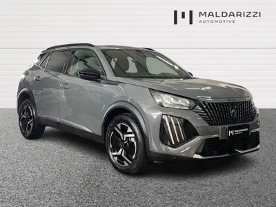 Peugeot 2008 1.2 puretech Allure s&amp;s 100cv del 2024 usata a Bari