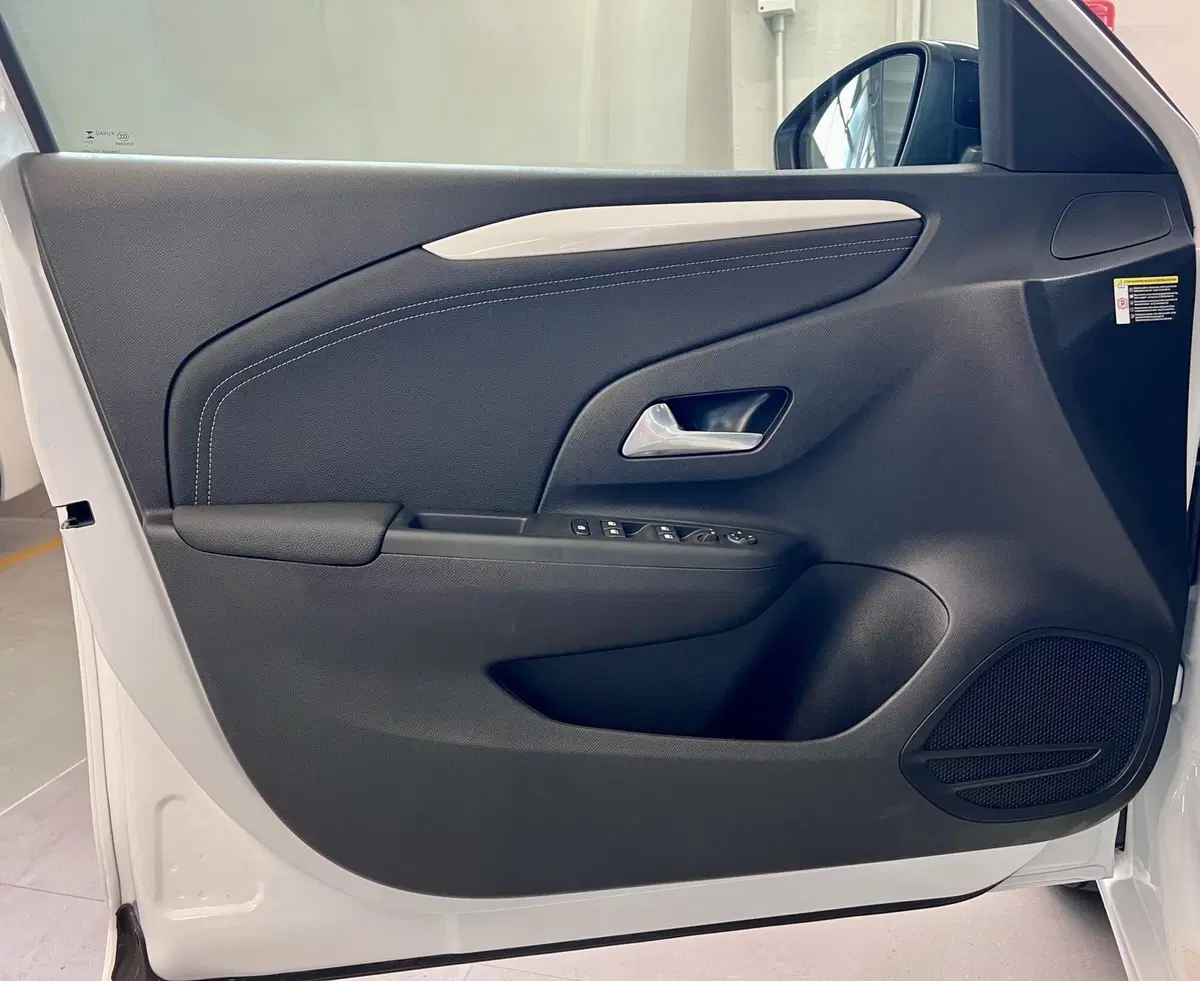 Opel Corsa nuova a Bari (11)