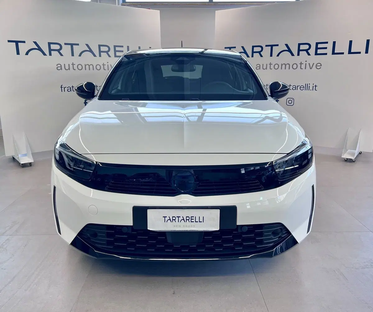 Opel Corsa nuova a Bari (3)