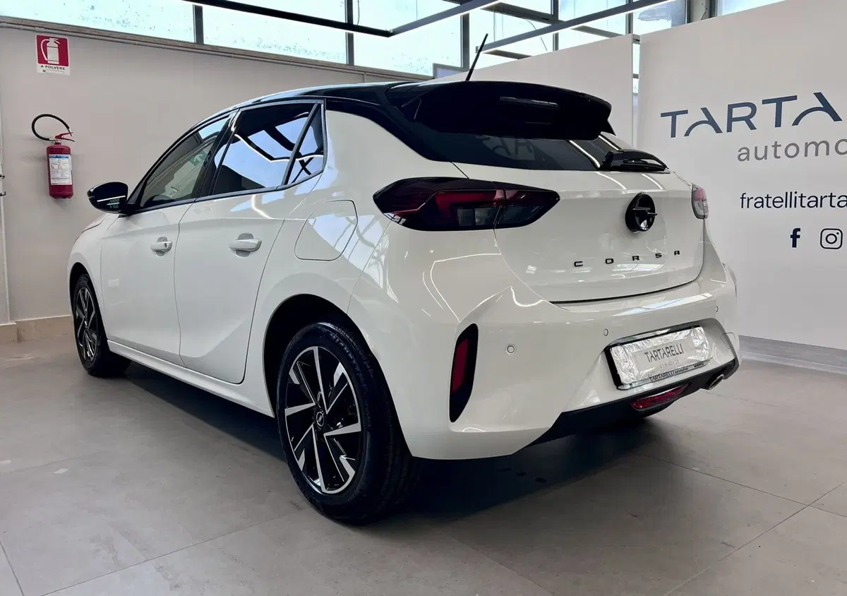 Opel Corsa nuova a Bari (6)