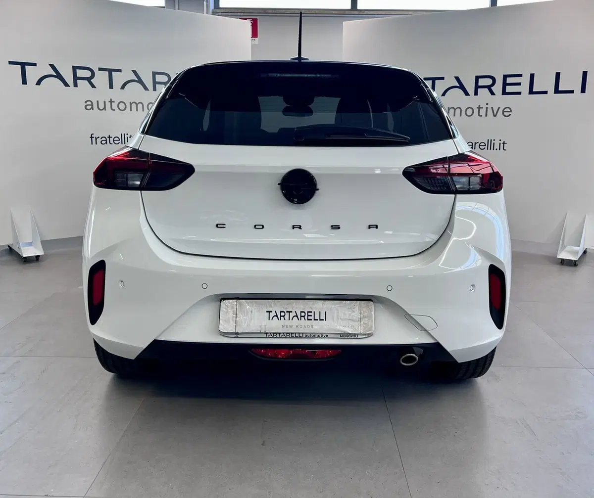 Opel Corsa nuova a Bari (7)