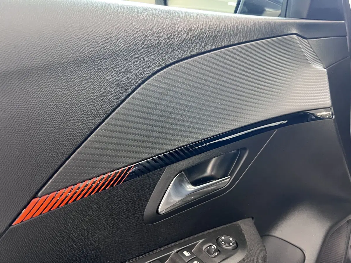 Peugeot 208 usata a Bari (11)