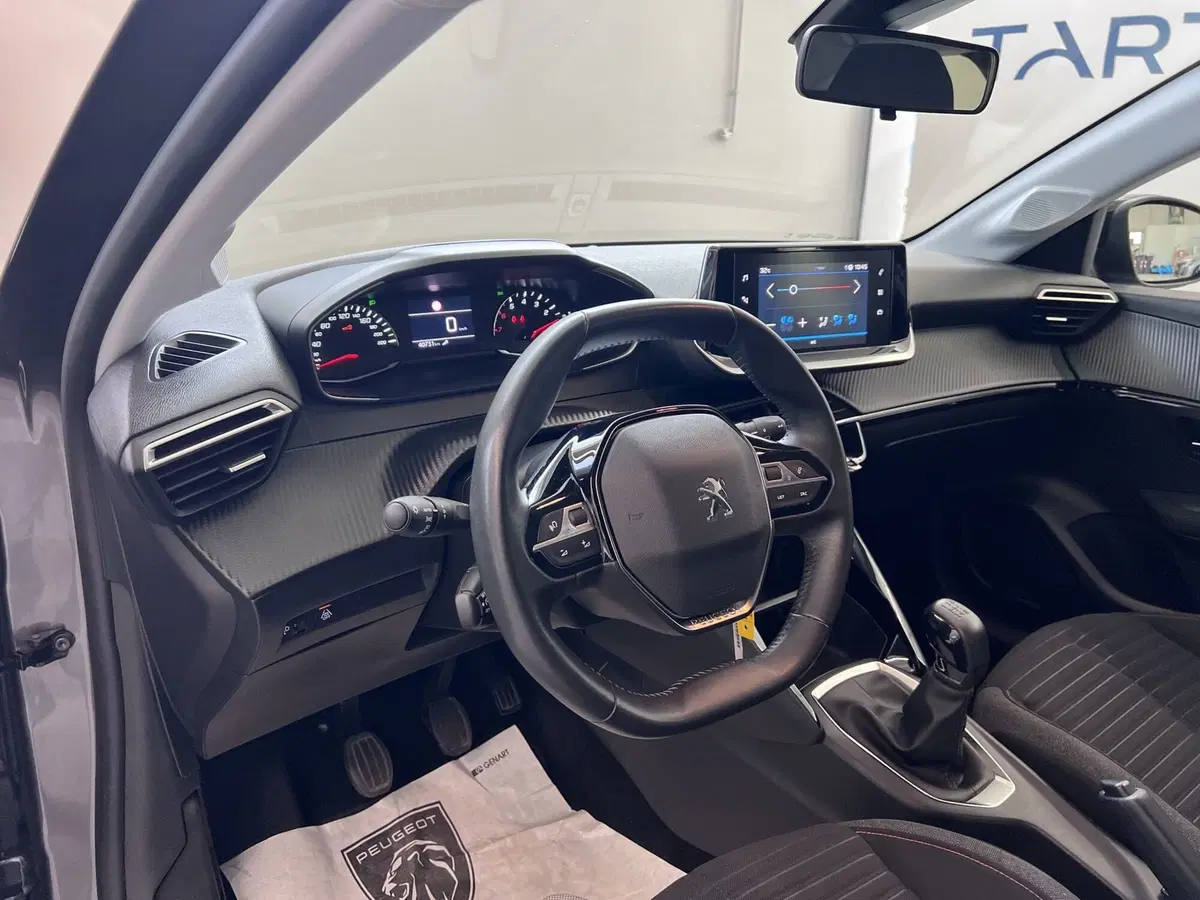 Peugeot 208 usata a Bari (13)