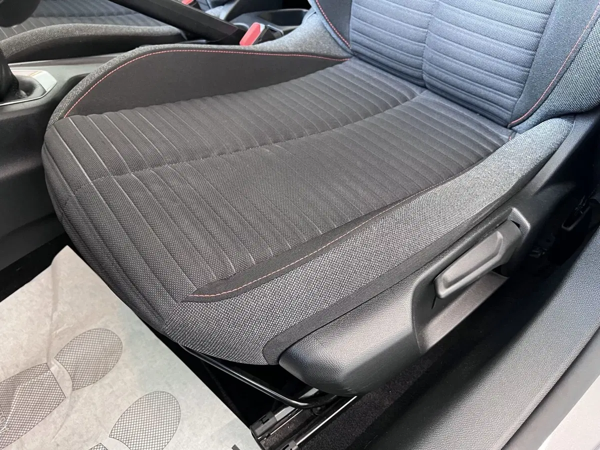 Peugeot 208 usata a Bari (15)