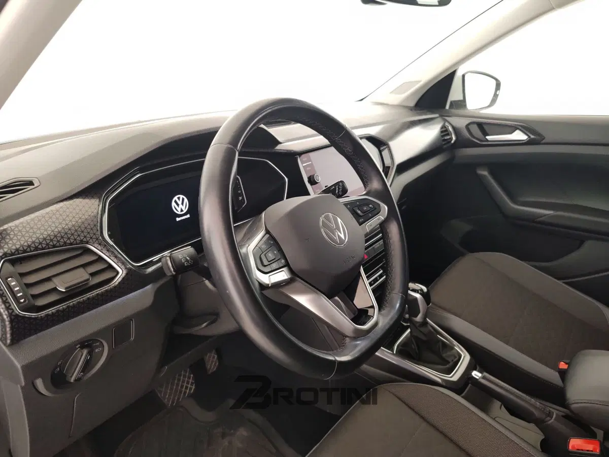 Volkswagen T-Cross usata a Massa-Carrara (8)