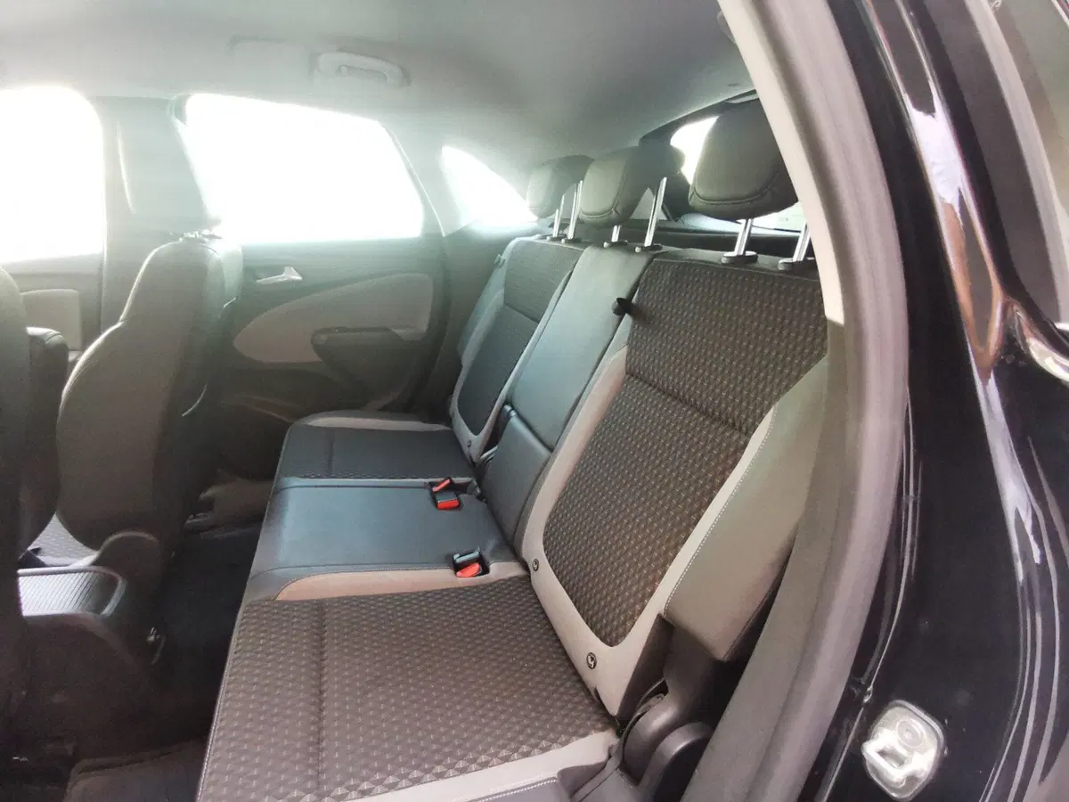 Opel Crossland X usata a Taranto (11)