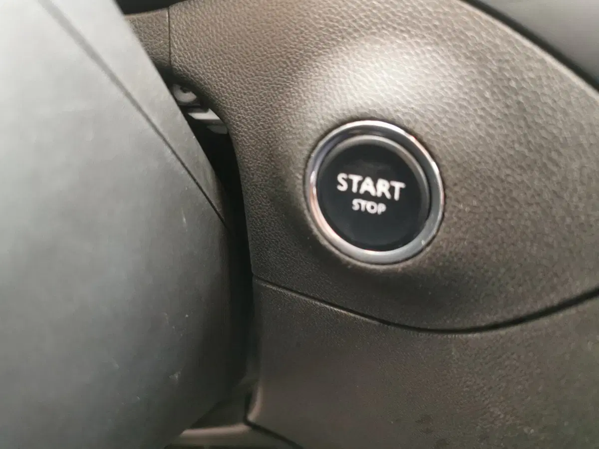 Opel Crossland X usata a Taranto (19)