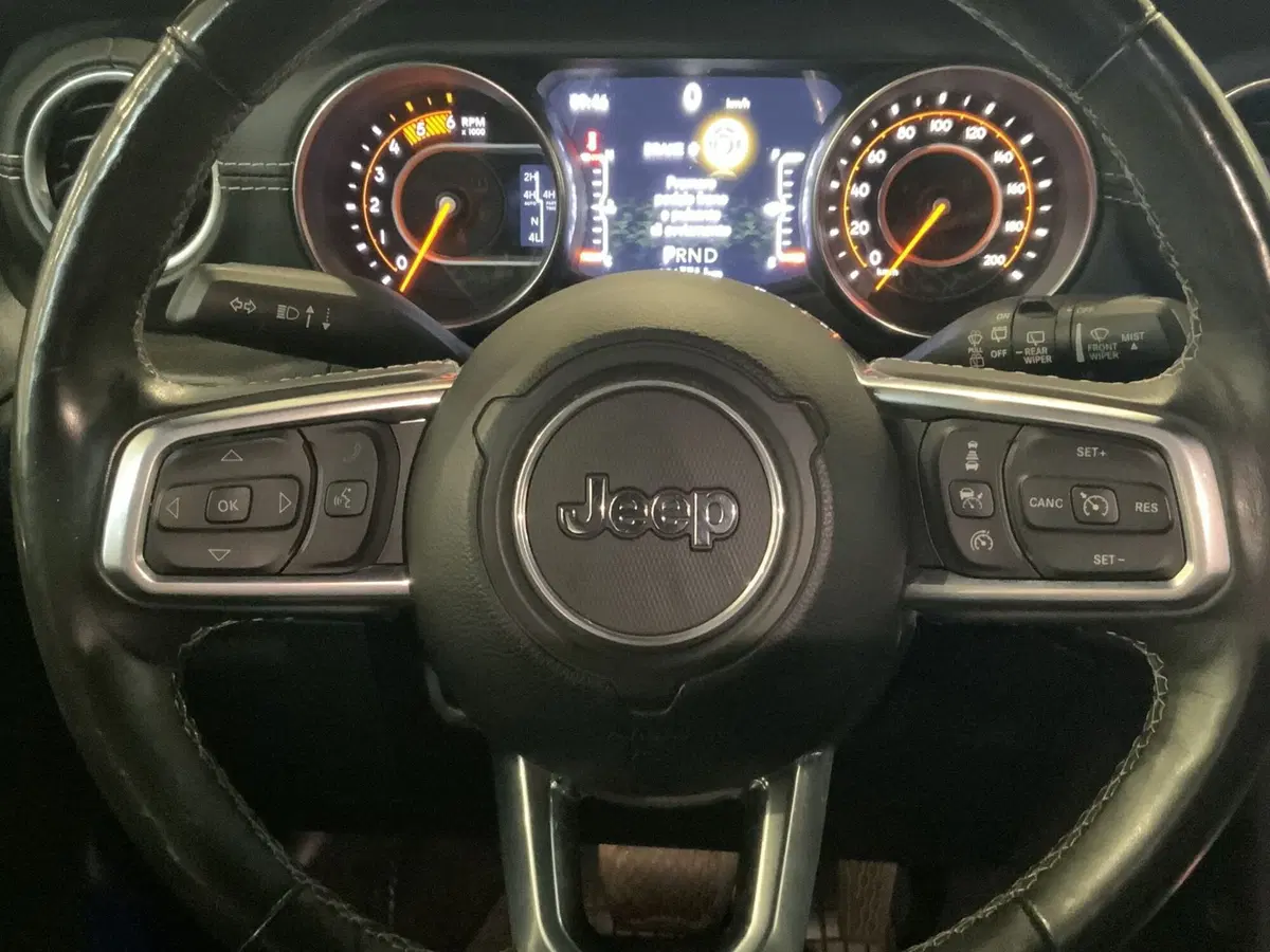 Jeep Wrangler usata a Vercelli (13)