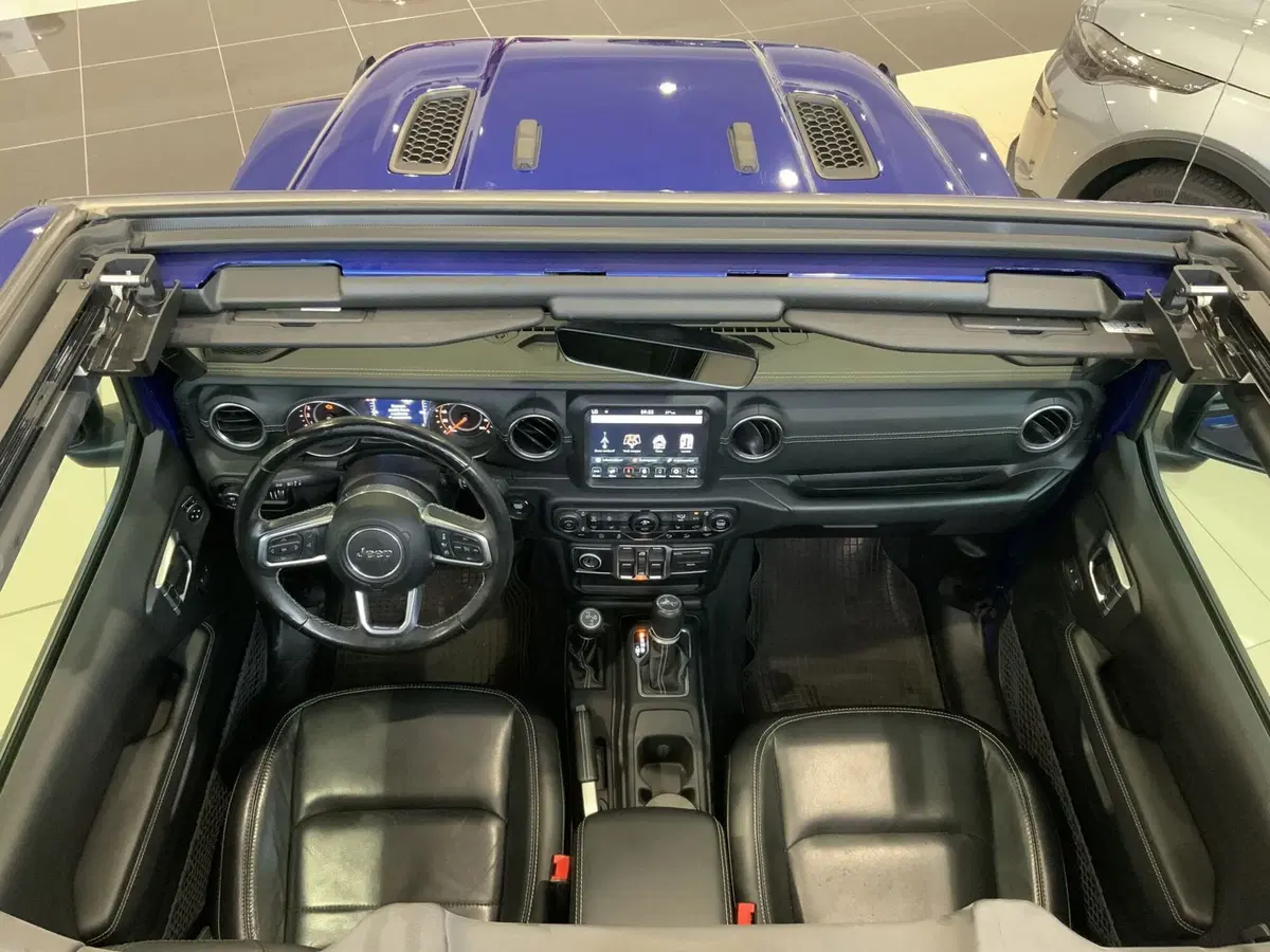 Jeep Wrangler usata a Vercelli (6)