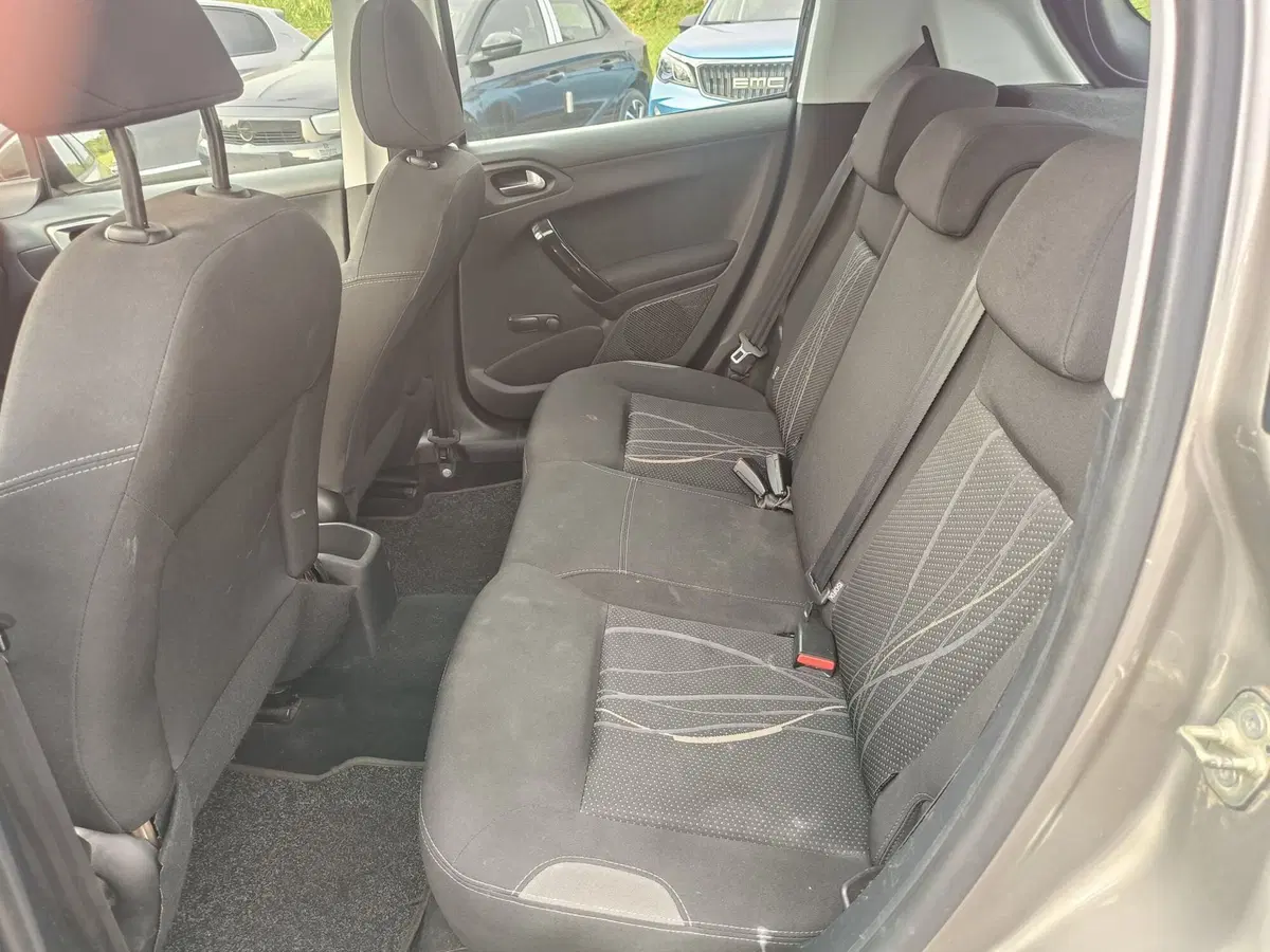 Peugeot 208 usata a Pistoia (10)