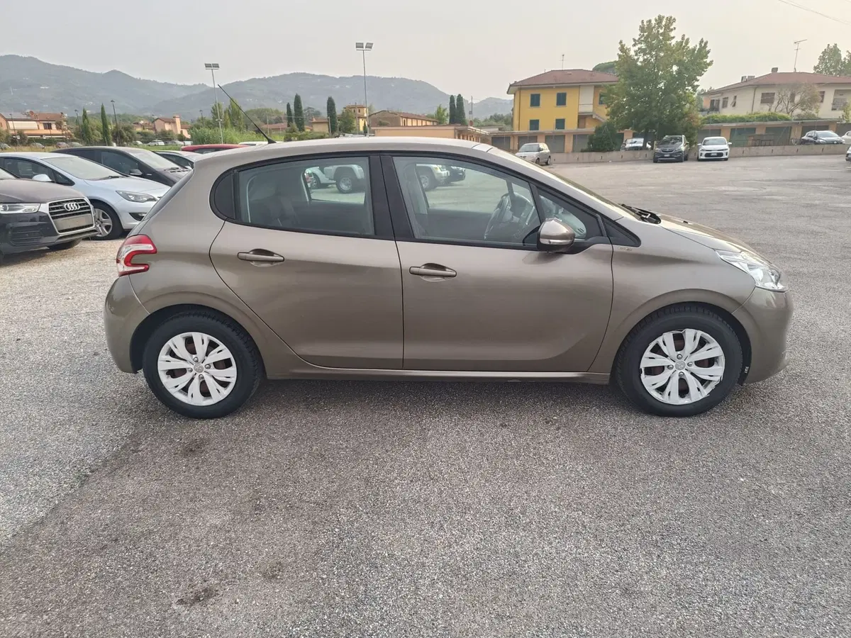 Peugeot 208 usata a Pistoia (4)