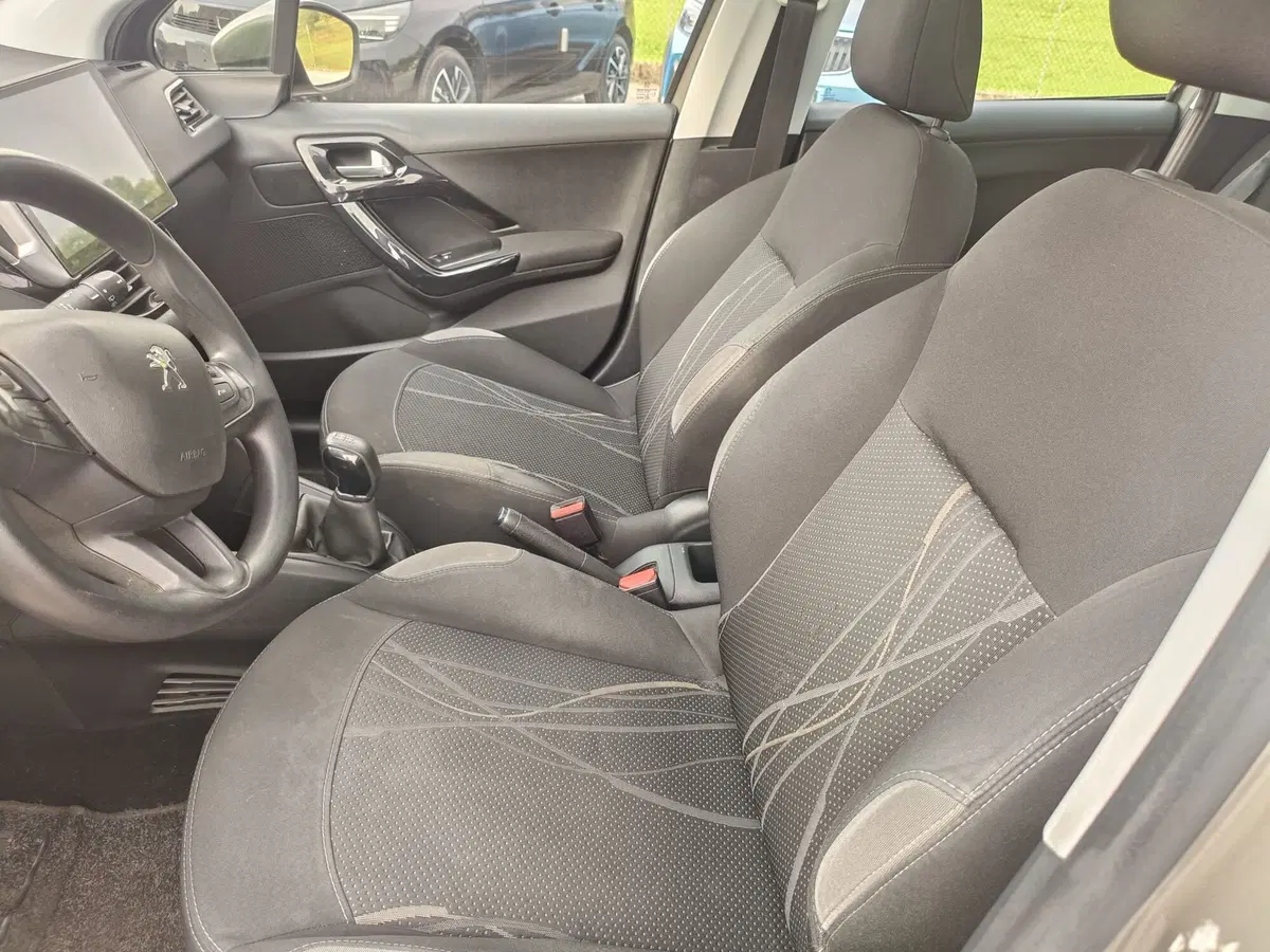 Peugeot 208 usata a Pistoia (9)