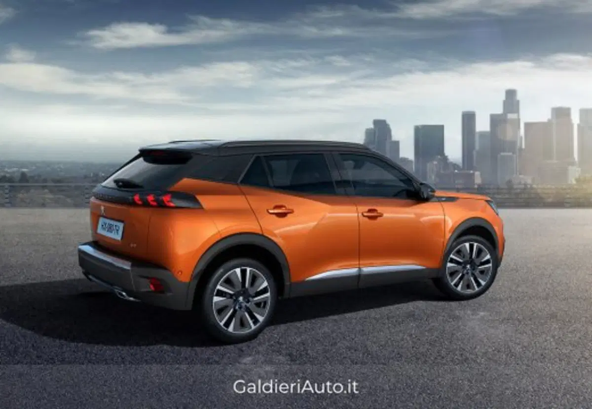 Peugeot 2008 nuova a Salerno (12)
