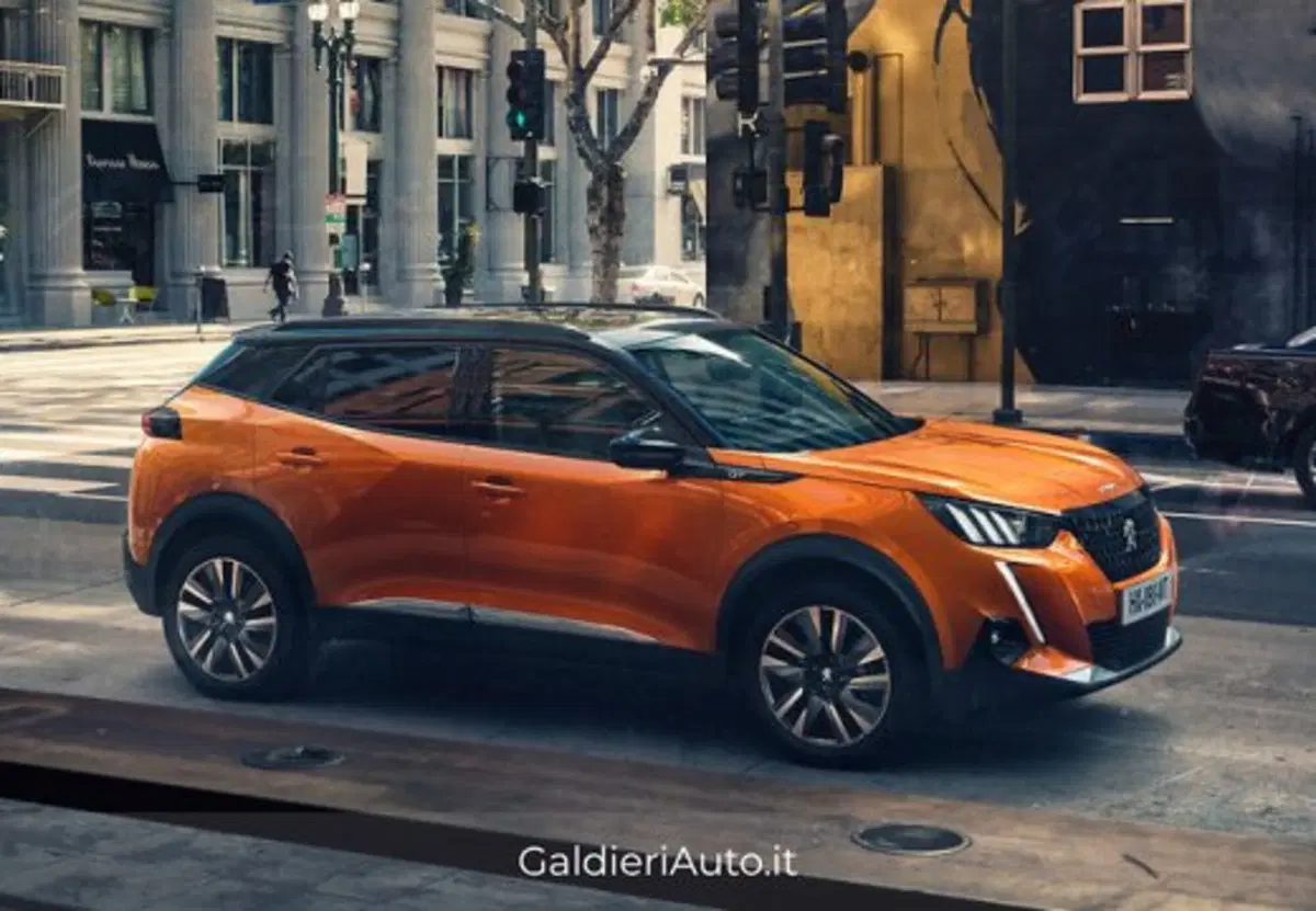 Peugeot 2008 nuova a Salerno (7)