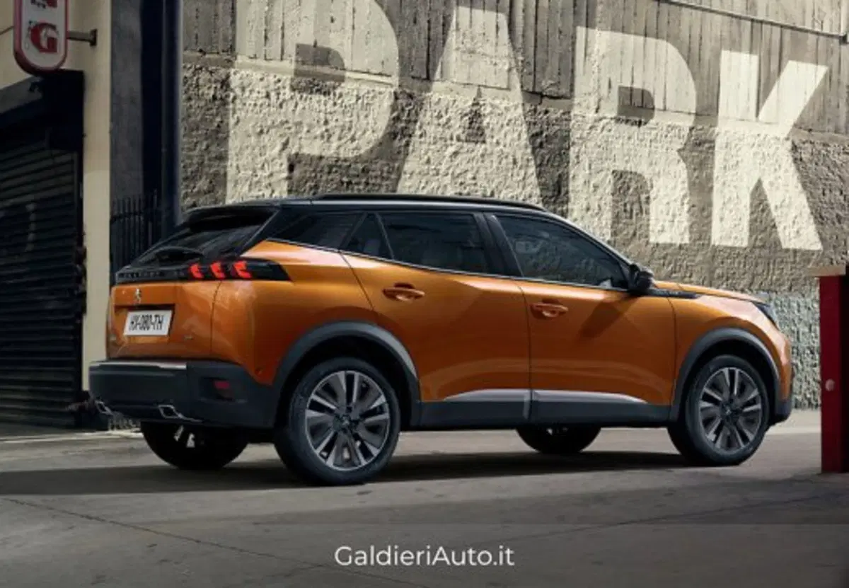 Peugeot 2008 nuova a Salerno (9)