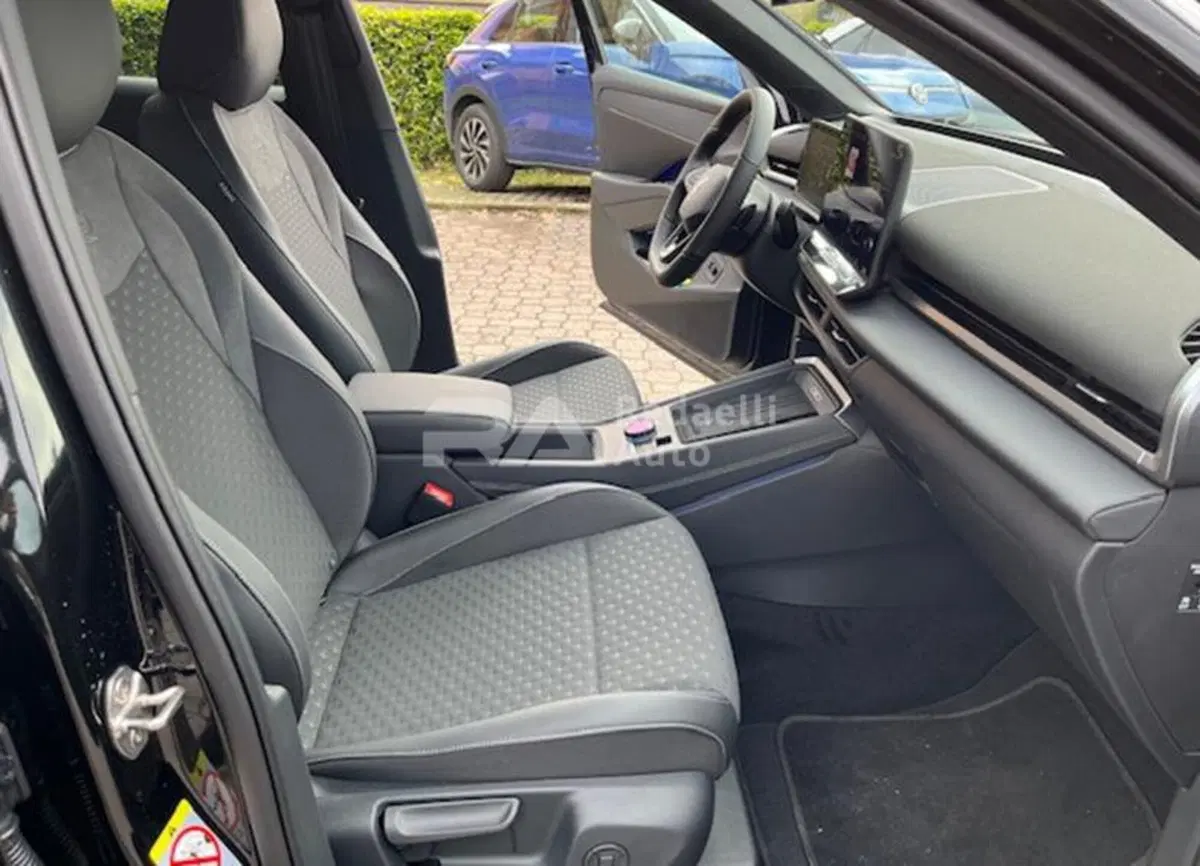 Volkswagen T-Roc usata a Lecco (11)