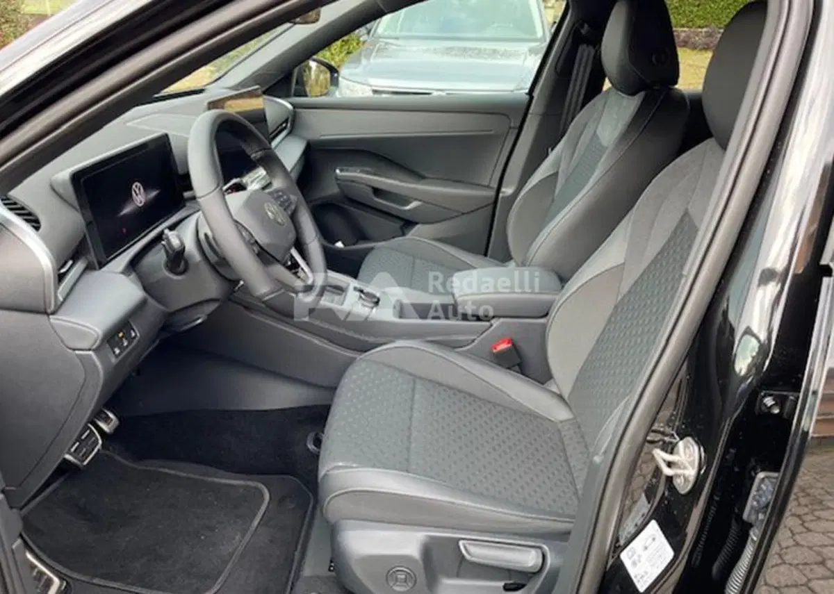 Volkswagen T-Roc usata a Lecco (7)
