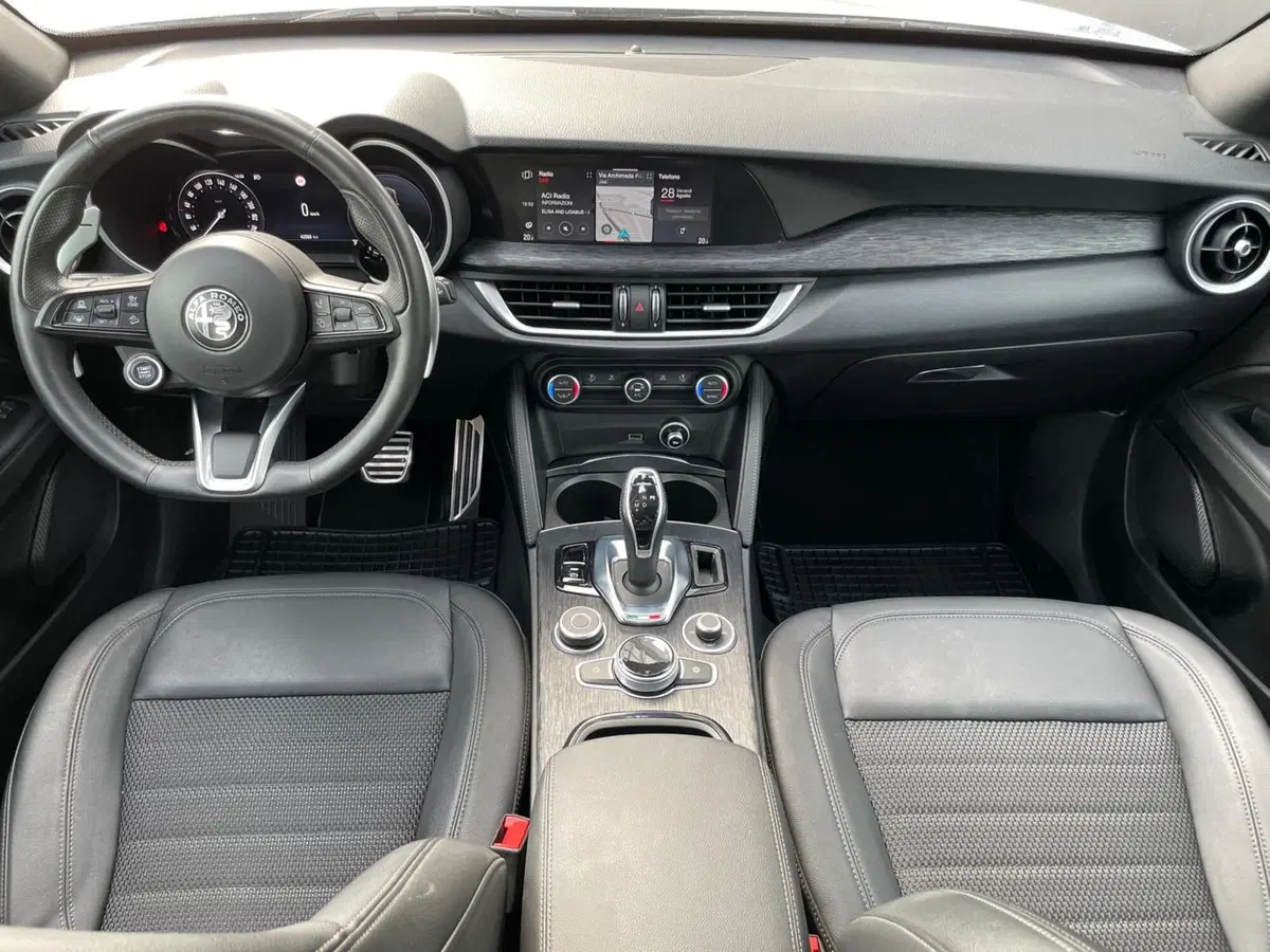 Alfa Romeo Stelvio usata a Ancona (10)