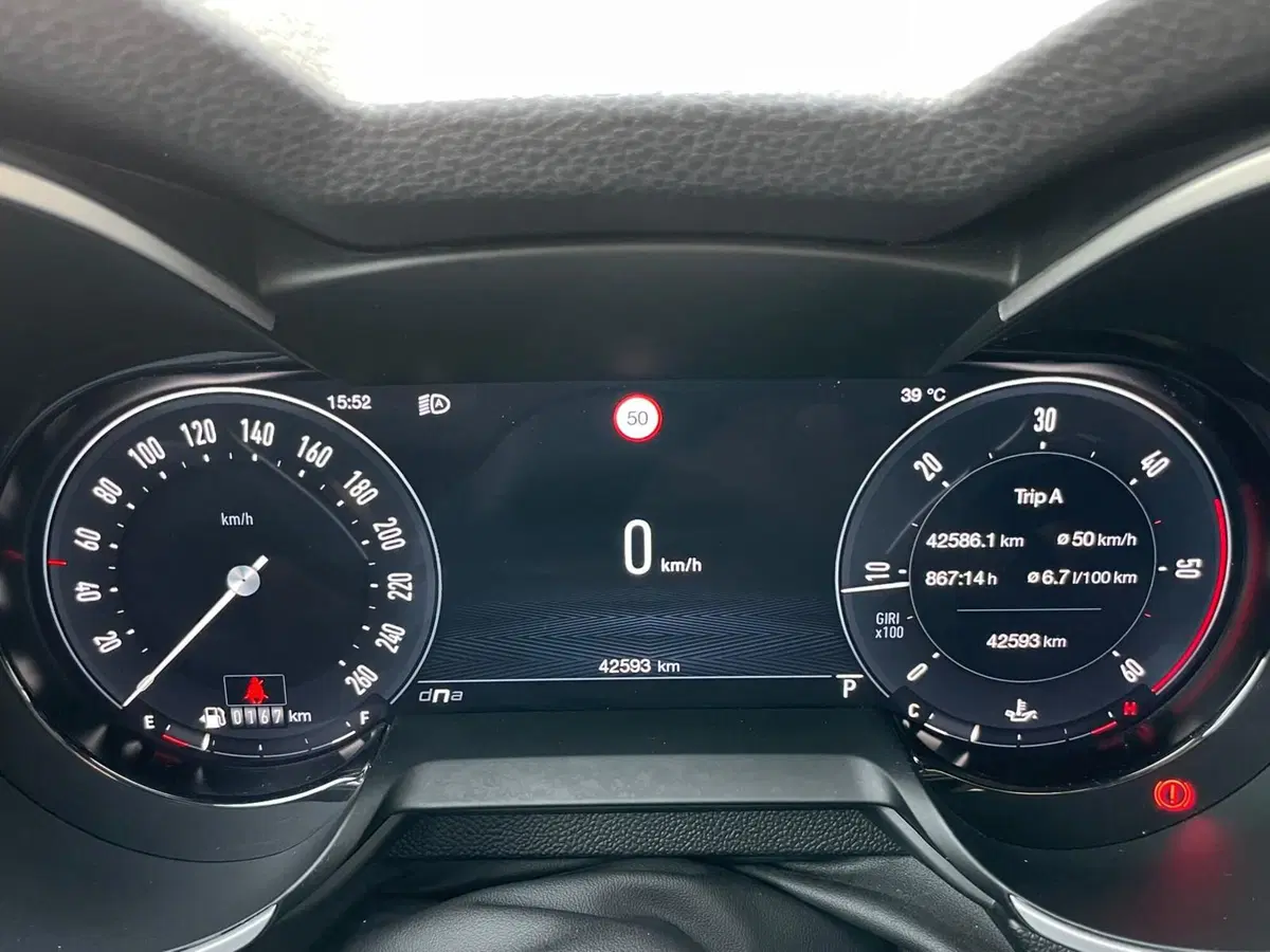 Alfa Romeo Stelvio usata a Ancona (12)