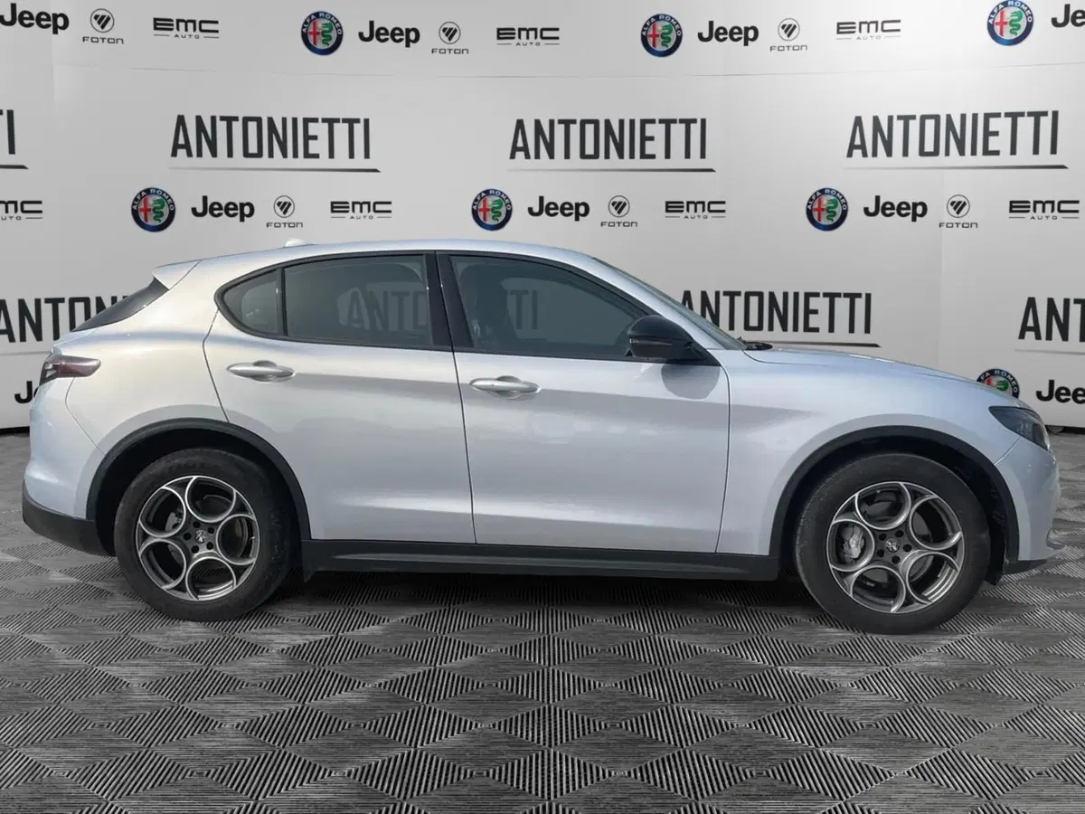 Alfa Romeo Stelvio usata a Ancona (4)