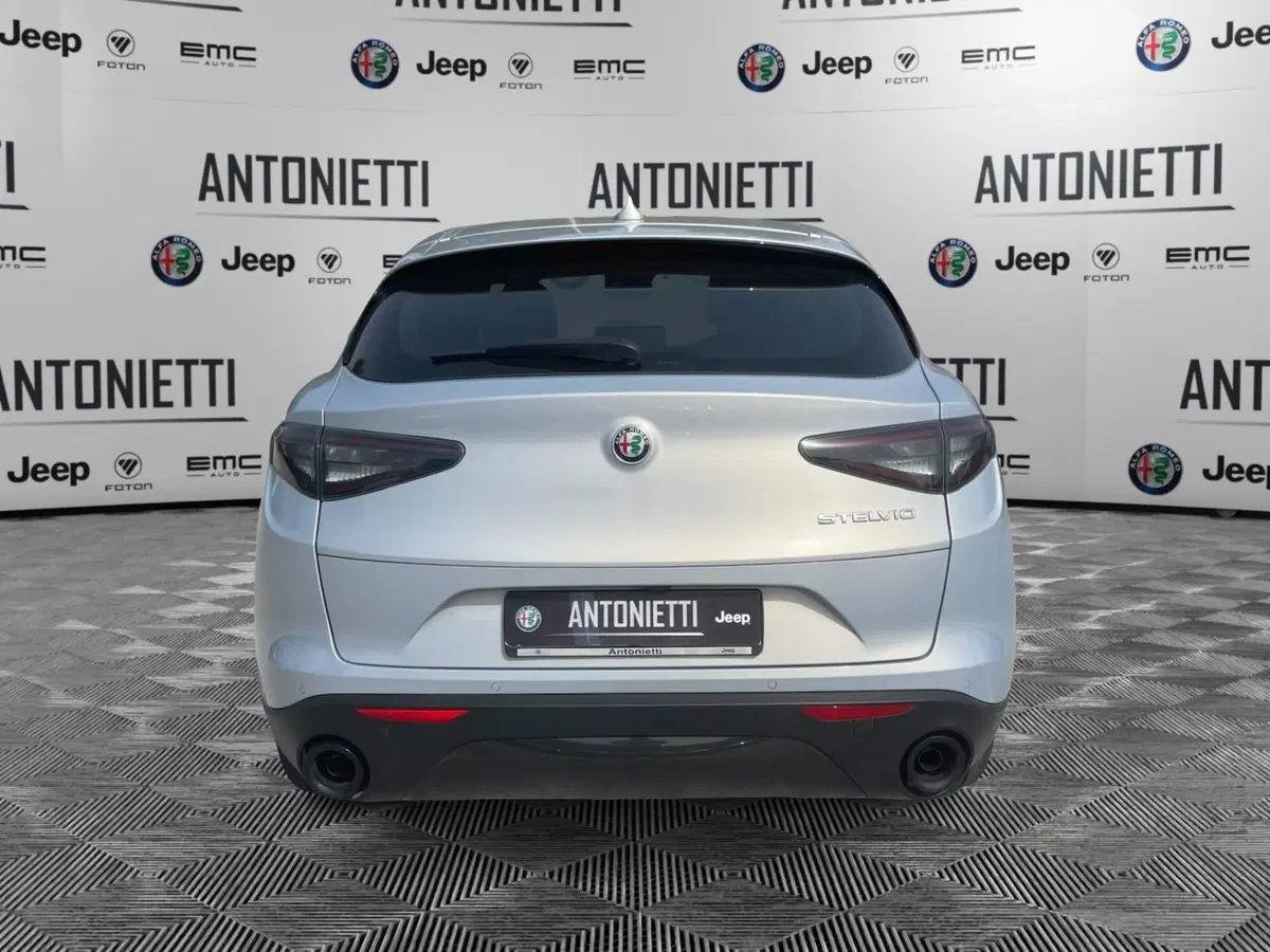 Alfa Romeo Stelvio usata a Ancona (6)