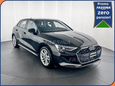 Audi A3 Sportback 35 TFSI S tronic Business del 2025 usata a Milano