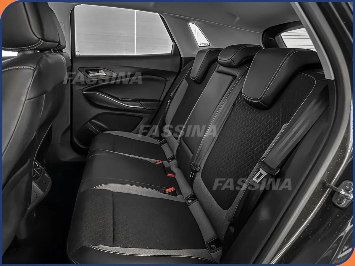 Opel Grandland X usata a Milano (10)
