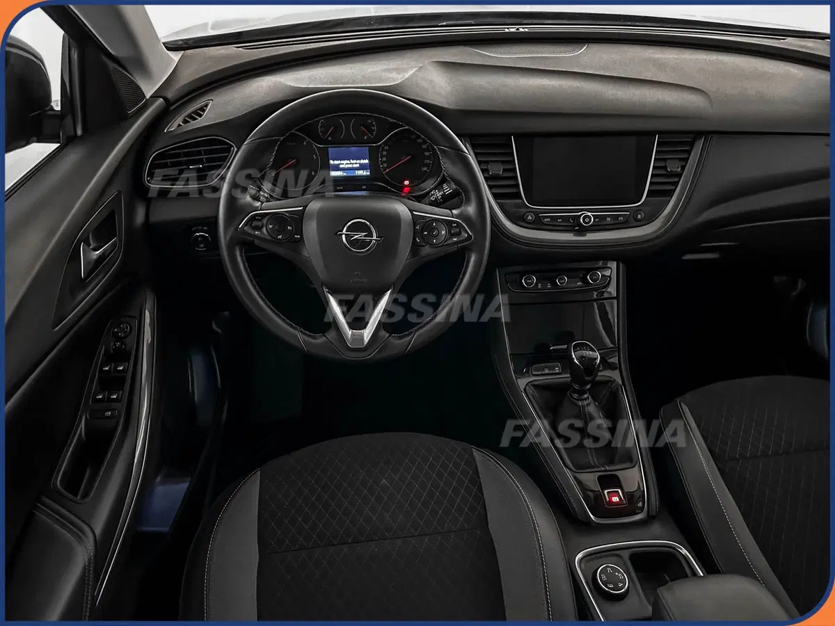 Opel Grandland X usata a Milano (11)