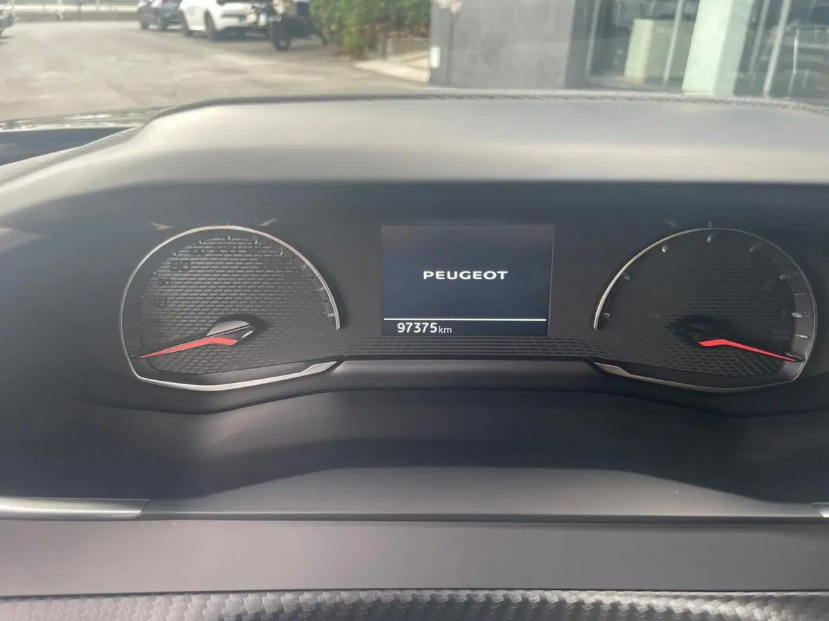 Peugeot 2008 usata a Lucca (12)