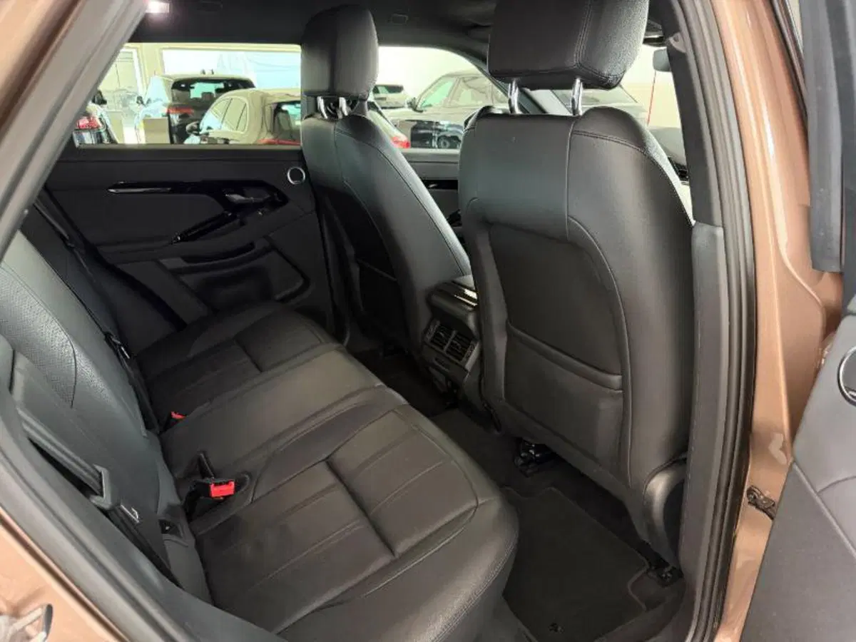 Land Rover Range Rover Evoque usata a Venezia (14)