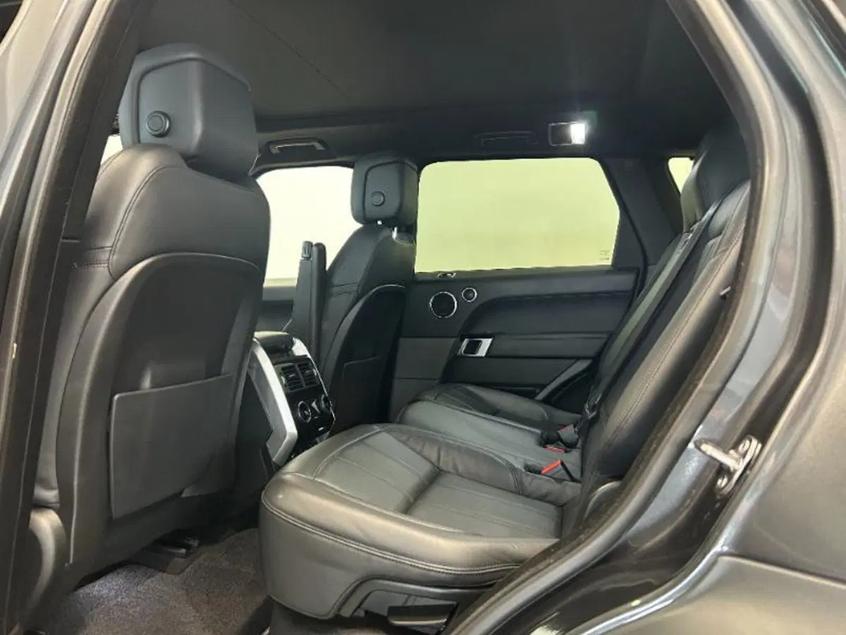 Land Rover Range Rover Sport usata a Venezia (15)