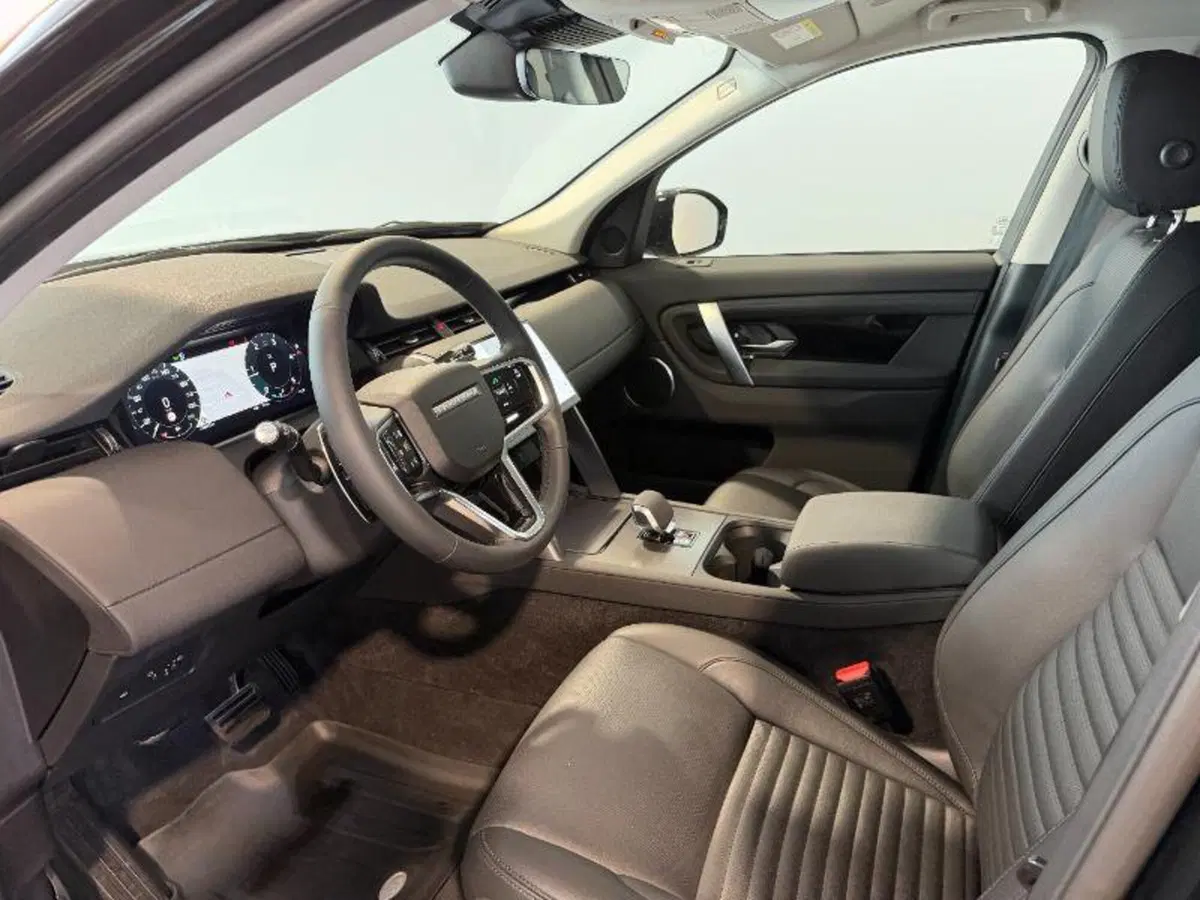 Land Rover Discovery Sport usata a Venezia (12)