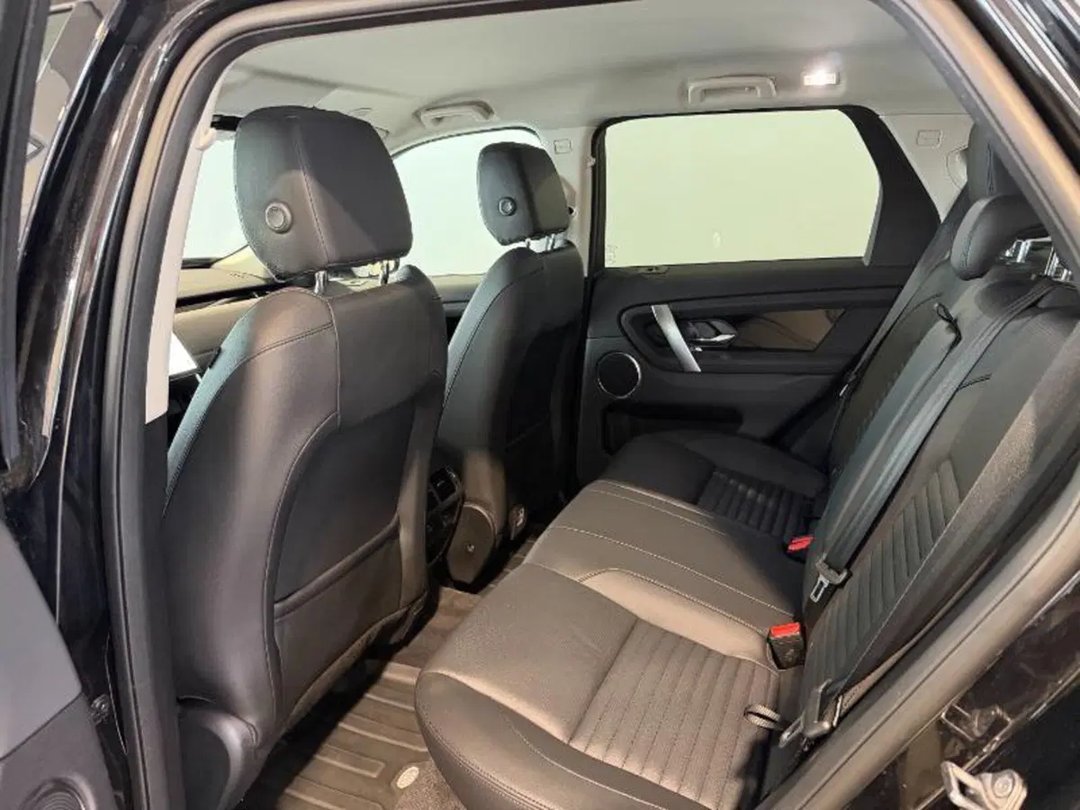 Land Rover Discovery Sport usata a Venezia (13)