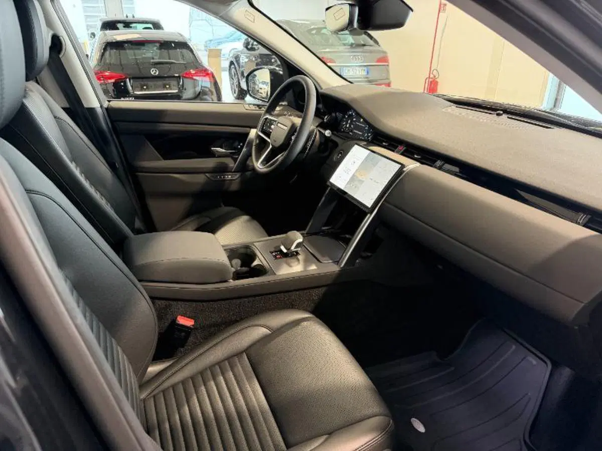 Land Rover Discovery Sport usata a Venezia (16)