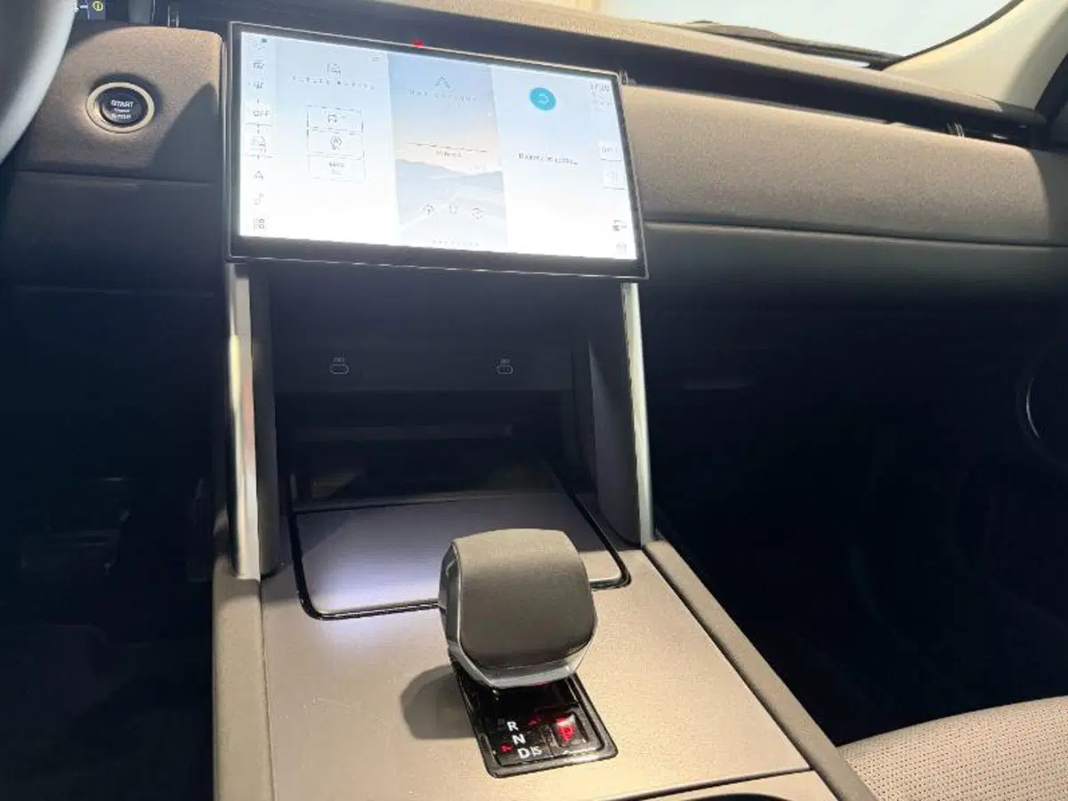 Land Rover Discovery Sport usata a Venezia (20)
