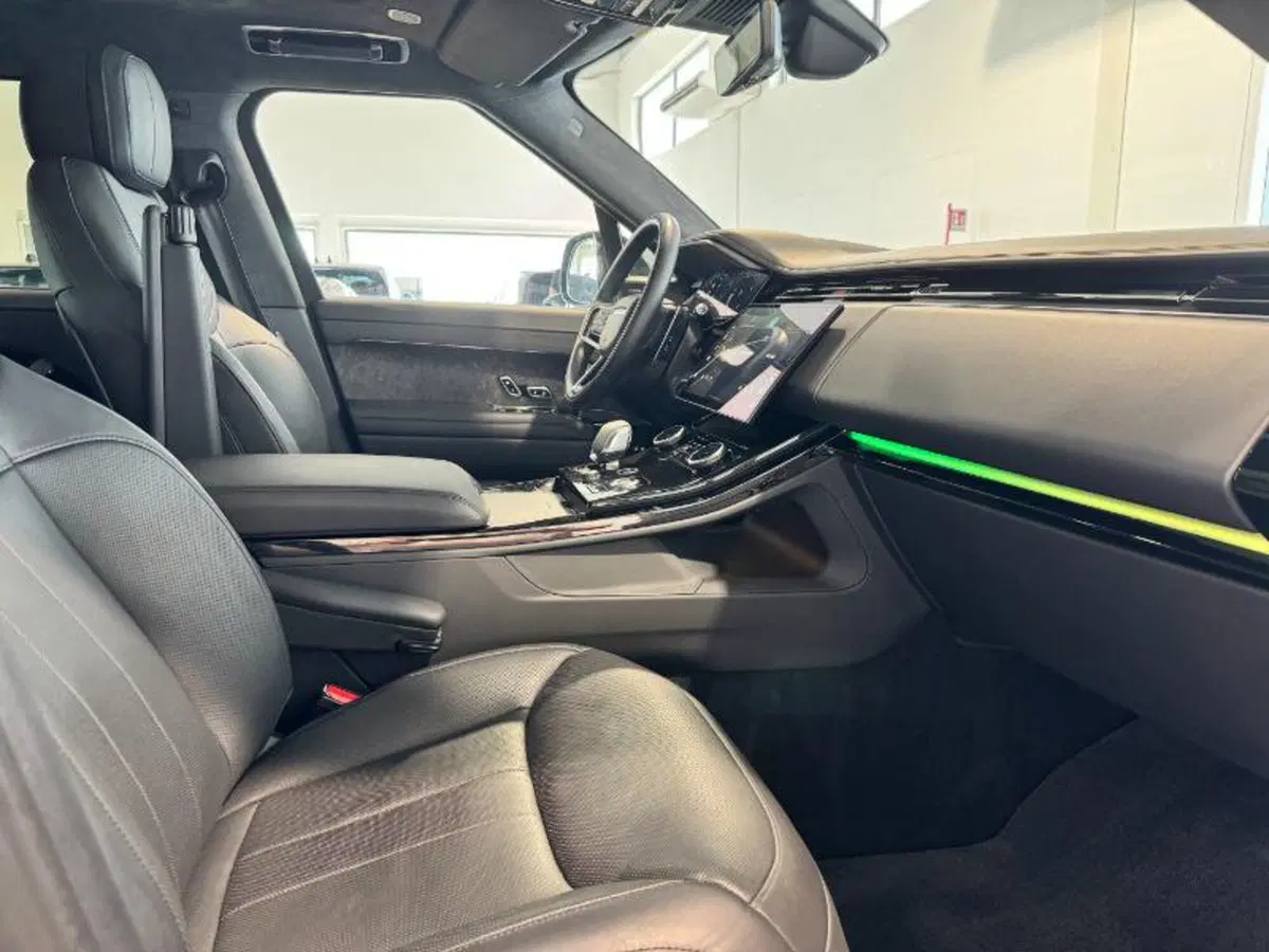 Land Rover Range Rover Sport usata a Venezia (17)